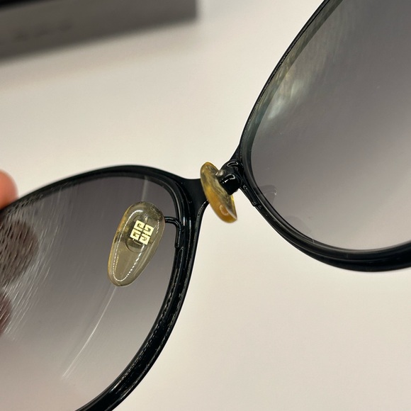 Givenchy SGV373G Sunglasses - Picture 5 of 9